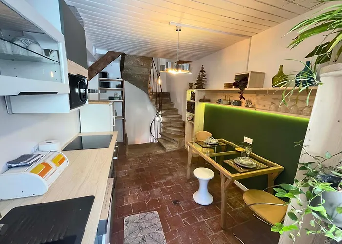 펜션 Tiny Immeuble ! Maison Atypique 미요