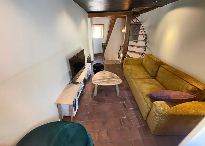 펜션 Tiny Immeuble ! Maison Atypique 미요